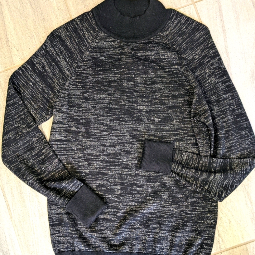 Lululemon Sweater sz 6